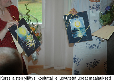 Kurssilaisten ylltys: kouluttajille luovutetut upeat maalaukset!