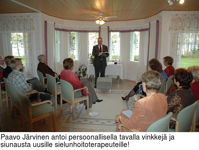 Paavo Jrvinen antoi persoonallisella tavalla vinkkej ja siunausta uusille sielunhoitoterapeuteille!